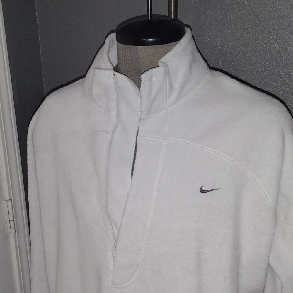 Nike pullover sweater ❄️☃️ - Picture 2 of 11